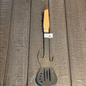 Dolly Wood Handle Guitar Turner !